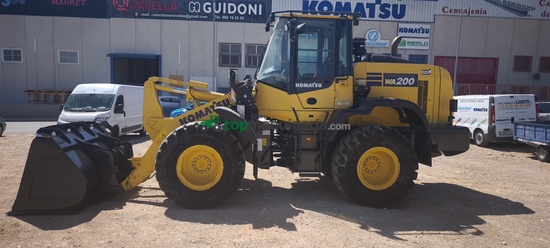 Pala cargadora Komatsu WA200-8