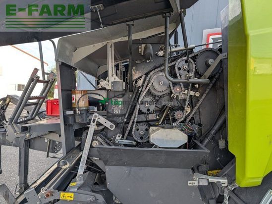 Empacadora gigant - Claas - rollant 454 rc uniwrap