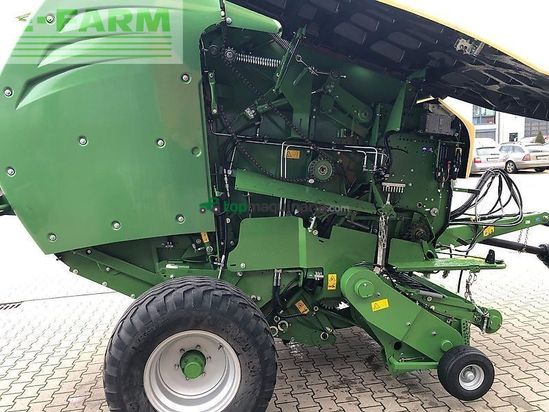 Empacadora gigant - Krone - comprima v 150 xc