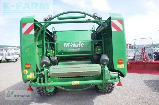 Empacadora gigant - McHale - fusion 3 pro