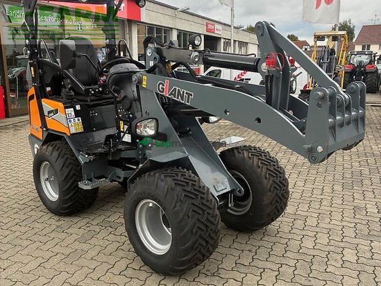 Minicargadora - Giant - g2500 hd