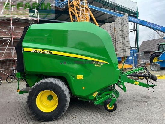 Empacadora gigant - John Deere - v451r