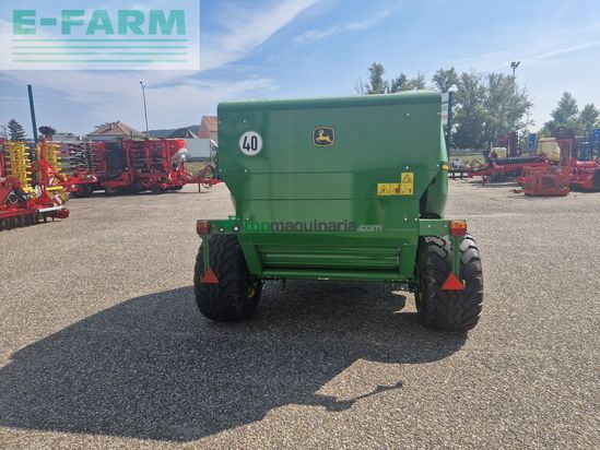 Empacadora gigant - John Deere - F441M