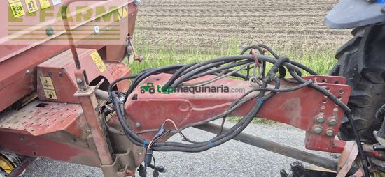 Empacadora gigant - New Holland - 5950