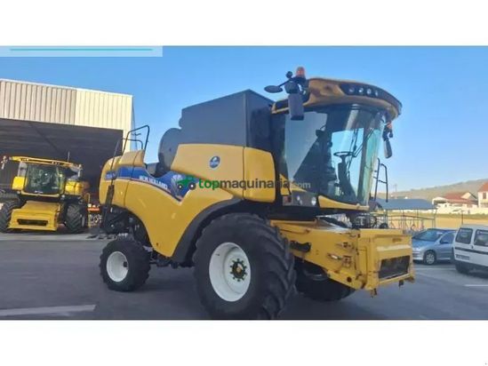 Cosechadora de Cereal - New Holland - cx6-80