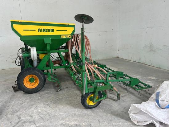Sembradora Gil  Modelo Airsem combinada 