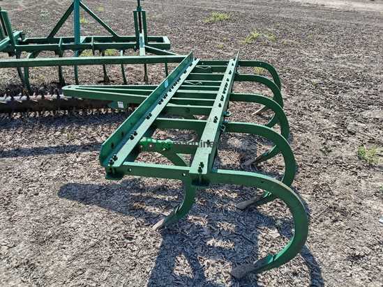 Cultivador agrícola de 9 brazos fijos