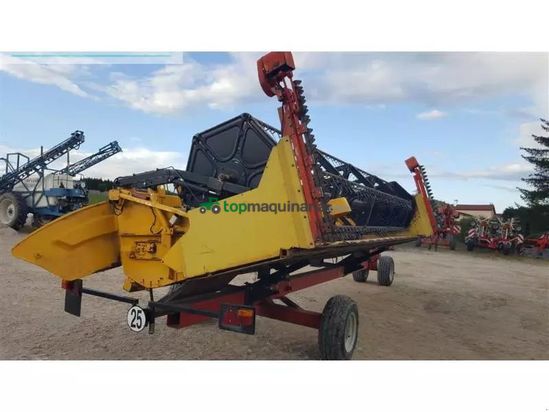 Cosechadora de Cereal - New Holland - cx820