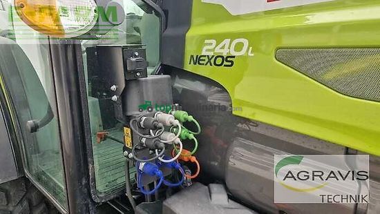 Tractor agrícola - Claas - nexos 240 l