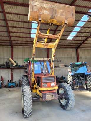 Tractor agrícola - Fiat / Fiatagri - 880 con pala