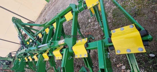 Semichisel cultivador  Gil - Elastómeros 21 brazos con rodillo y rastra
