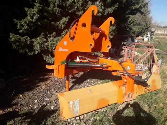 Polidozer con acople para mixta