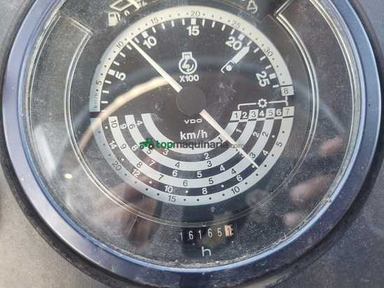 Tractor agrícola - John Deere - 2650 con pala Tenias