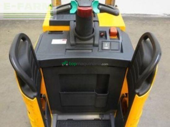Elevadora - Jungheinrich - erd220