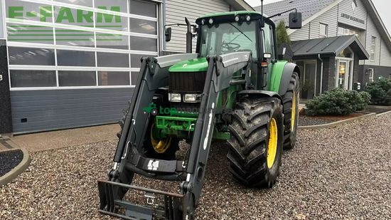 Tractor agrícola - John Deere - 6820 med frontlæsser