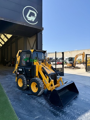 Mini Retro Mixta Jcb 1cx premium cabina cerrada 