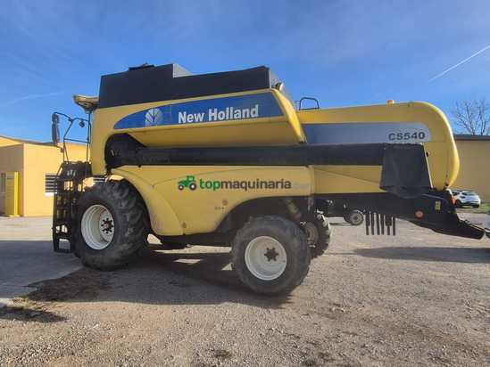 Cosechadora de Cereal - New Holland - CS540