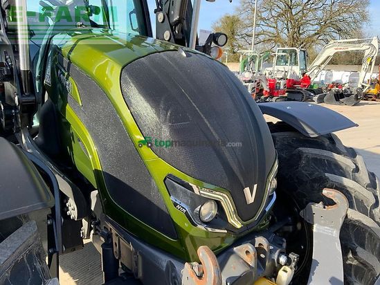 Tractor agrícola - Valtra - n175 unlimited versu tractor (st25430)