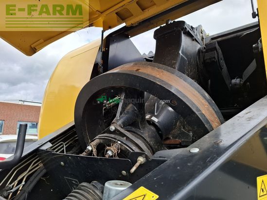 Empacadora gigant - New Holland - bb 9070