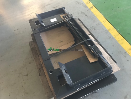 FRONTAL MINICARGADORA - BRACKET JCB TIPO D