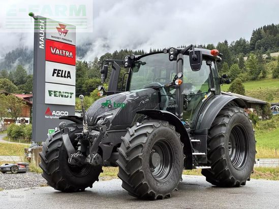 Tractor agrícola - Valtra - g135 v schwarzmetallic