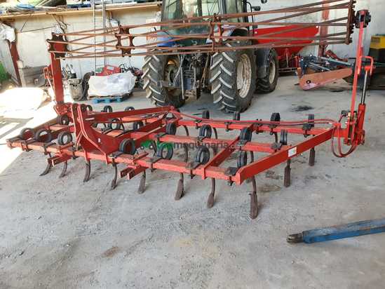 Cultivador Cusquilder presiembra de 25 brazos