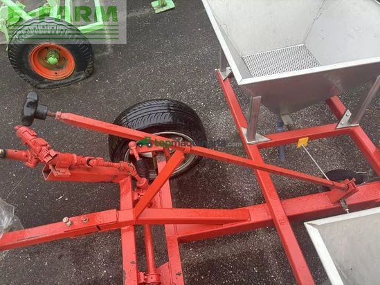 Esparcidor -  - düngestreuwagen für mais