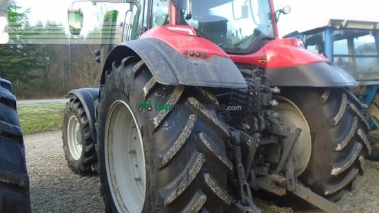 Tractor agrícola - Valtra - kun kørt 1130 timer