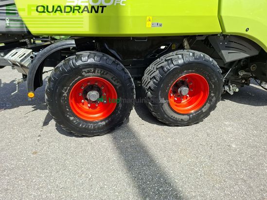 Empacadora gigant - Claas - quadrant 5200 fc