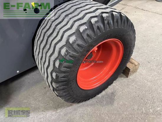 Empacadora gigant - Claas - rollant 520 rc