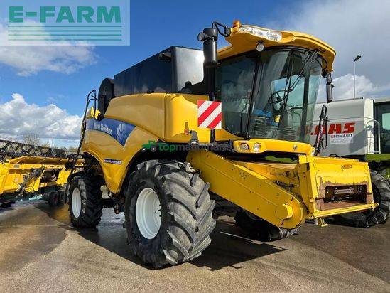 Cosechadora de Cereal - New Holland - cx8080