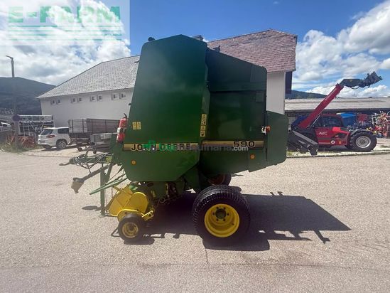 Empacadora gigant - John Deere - 590