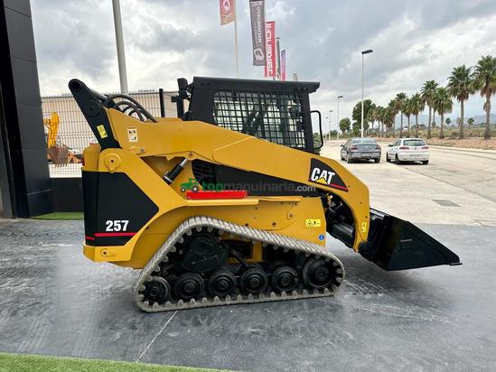 Mini Cargadora Caterpillar 257