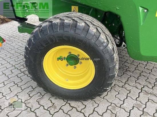 Empacadora gigant - John Deere - v451m