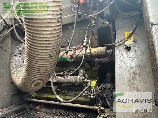 Cosechadora de Cereal - Claas - jaguar 950 + orbis 750 + pu 300