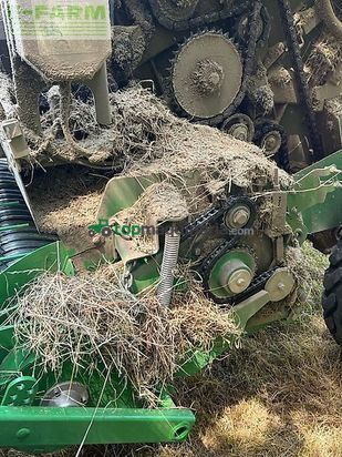 Empacadora gigant - John Deere - v451m