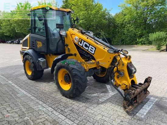 Telescopica - JCB - tm 220 40 km/h
