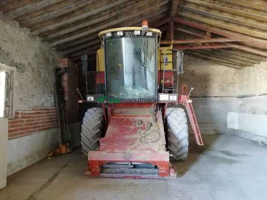 Cosechadora de Cereal - New Holland - L520 MCS