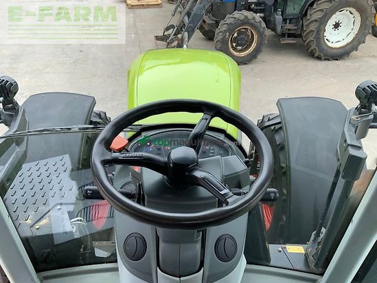 Tractor agrícola - Claas - 650 arion tractor (st26102)