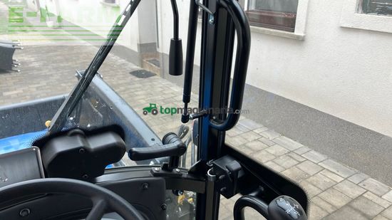 Tractor agrícola - New Holland - Boomer 25