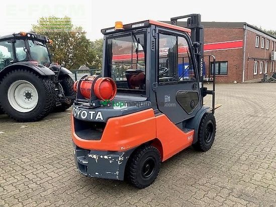 Elevadora - Toyota - 02-8fgjf35
