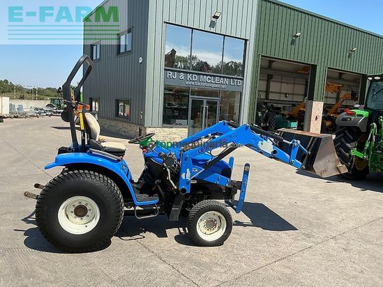Tractor agrícola - New Holland - tc27d compact tractor (st27187)
