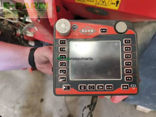 Esparcidor - Kuhn - axis 40.2 m-emc