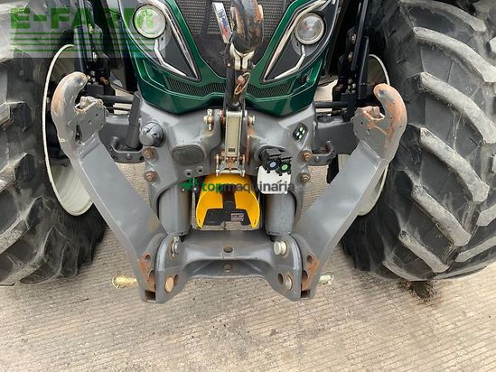 Tractor agrícola - Valtra - t214 versu tractor (st26880)