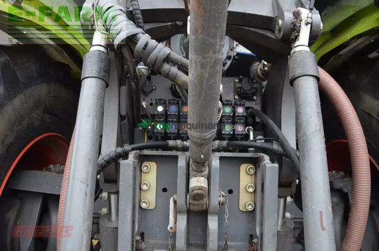 Esparcidor - Claas - xerion 4200 saddle trac bauer