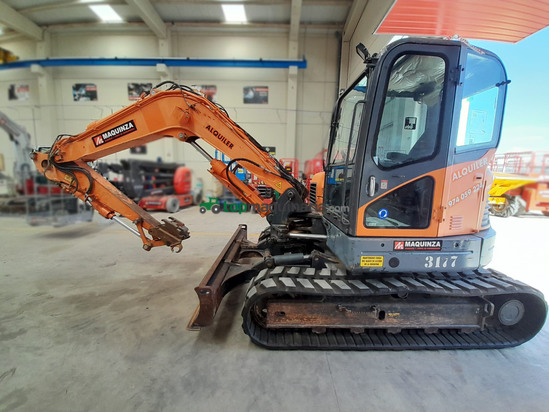 Miniexcavadora DEVELON DX85R-7