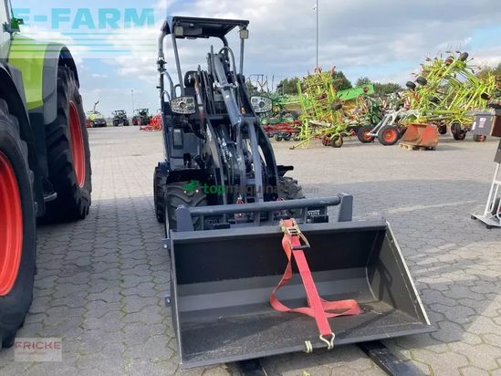 Minicargadora - Toyo - 826-iii bügel black edition