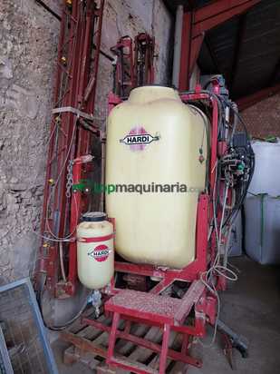 Pulverizador suspendido marca HARDI