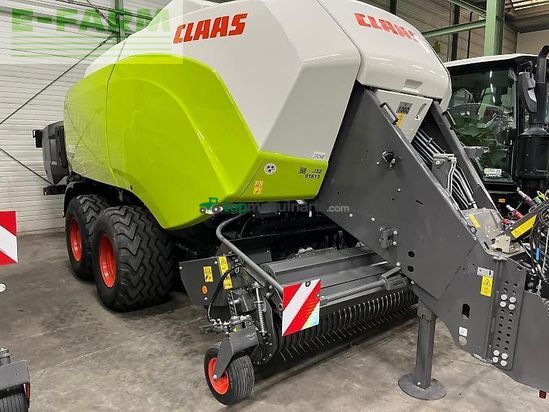 Empacadora gigant - Claas - quadrant 5300 rf t+st