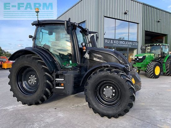 Tractor agrícola - Valtra - n135 active tractor (st27903)